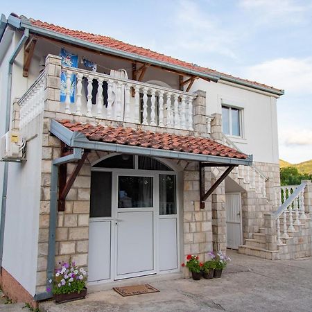 Apartman Irina Требинье Экстерьер фото