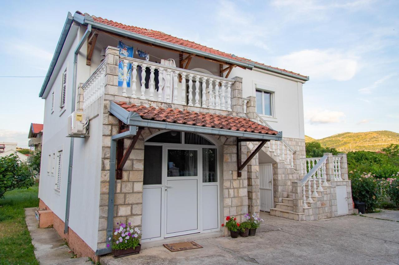 Apartman Irina Требинье Экстерьер фото